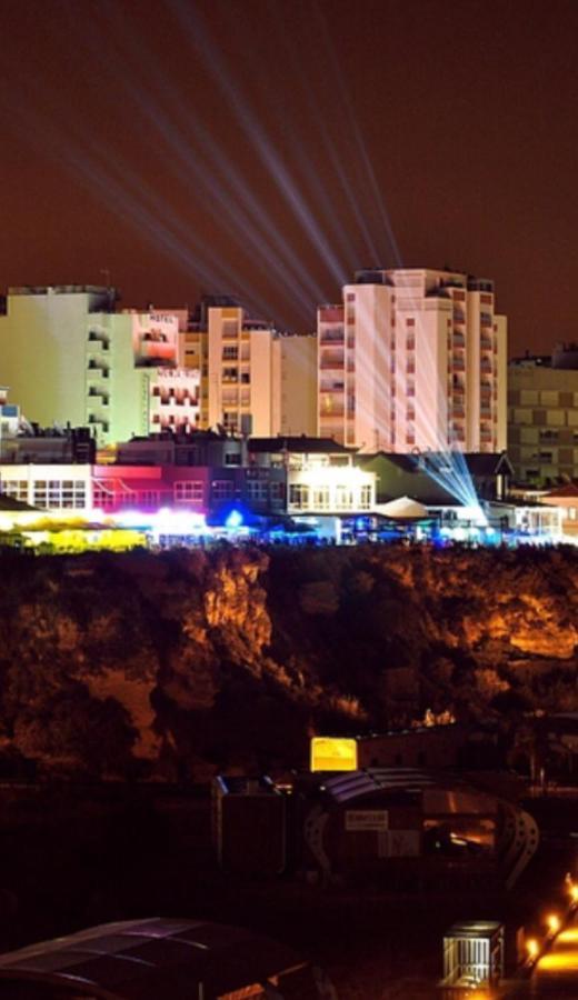 Apartament Club Amarilis,alex&mila Da Rocha
